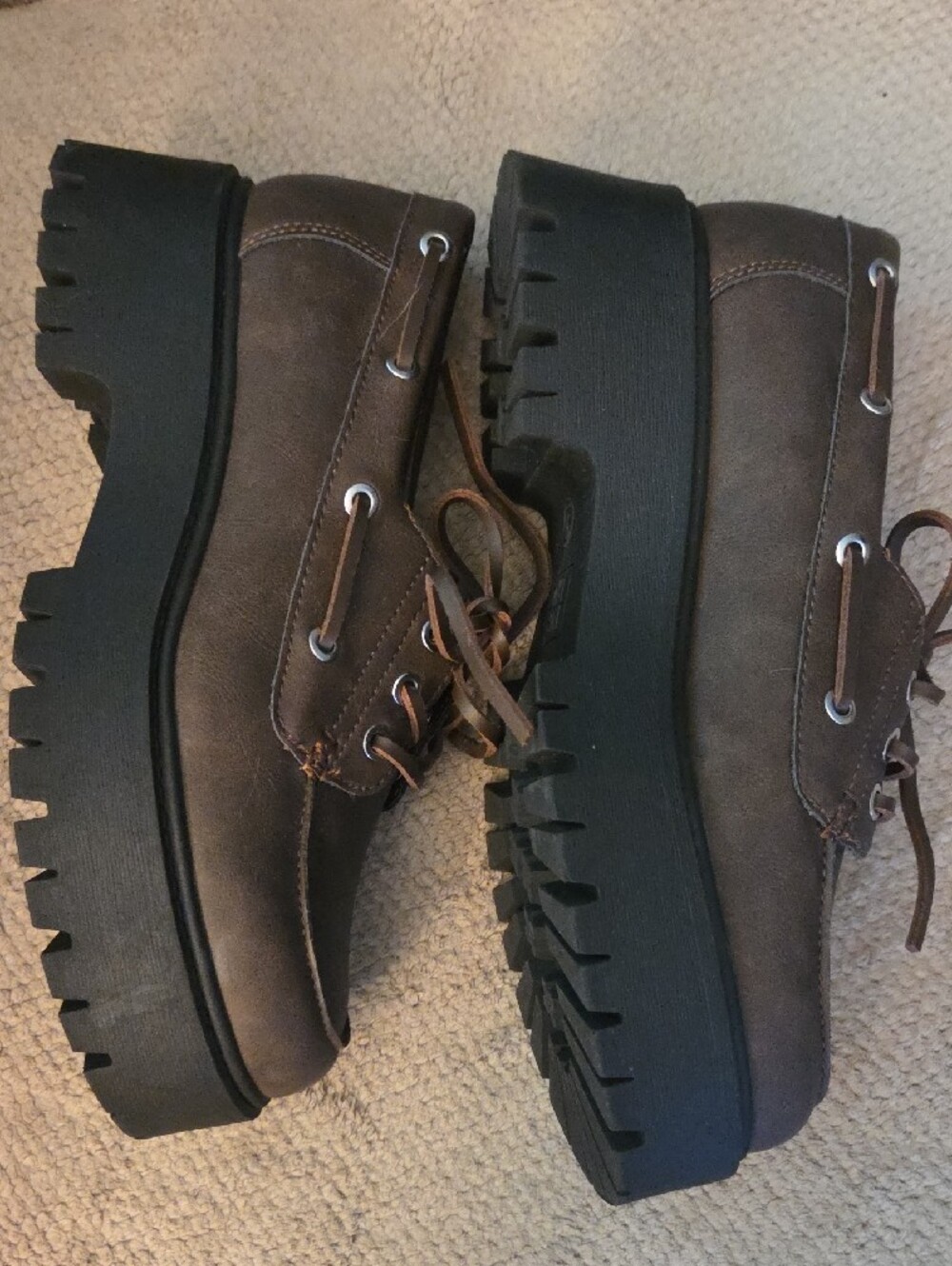 No Boundaries Women’s Brown Lace-Up Boat Shoes with Black Lug Sole Sz 9 - Picture 5 of 11